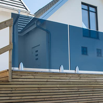 Glass balustrade with tinted glass